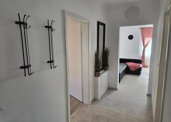 Barje Ii, Bright&sunny, Private Parking 公寓