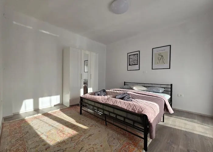 Barje Ii, Bright&sunny, Private Parking 公寓