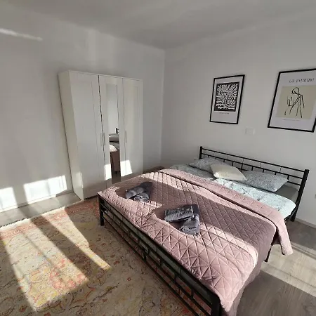 Barje Ii, Bright&sunny, Private Parking Apartamento